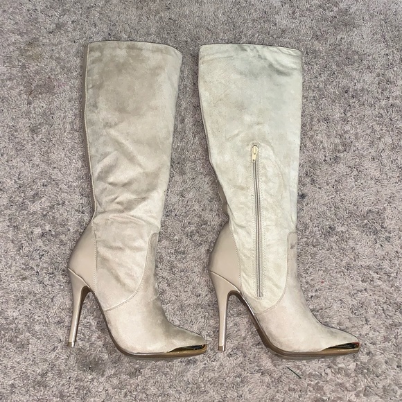 Boot - Picture 5 of 8